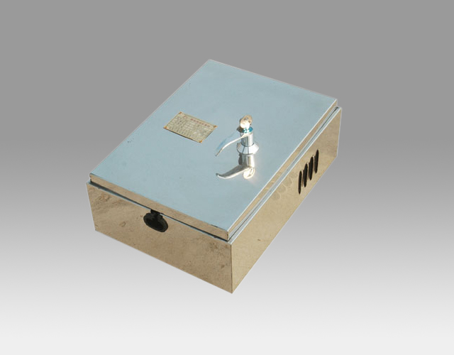 靜電接地報(bào)警器：保障安全生產(chǎn)的重要防線(xiàn)