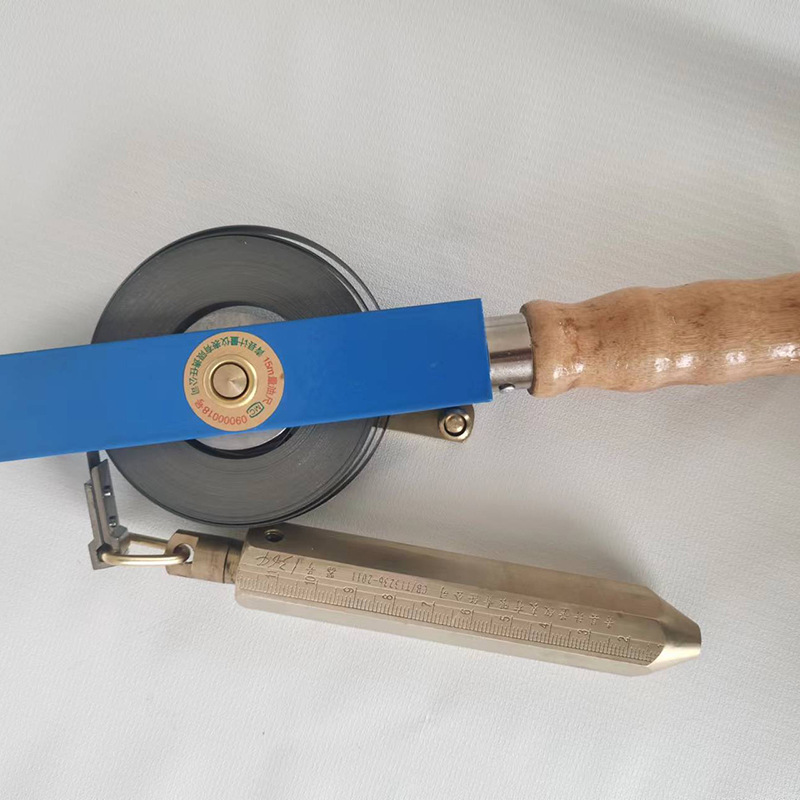 說一說測深量油尺的操作規(guī)范